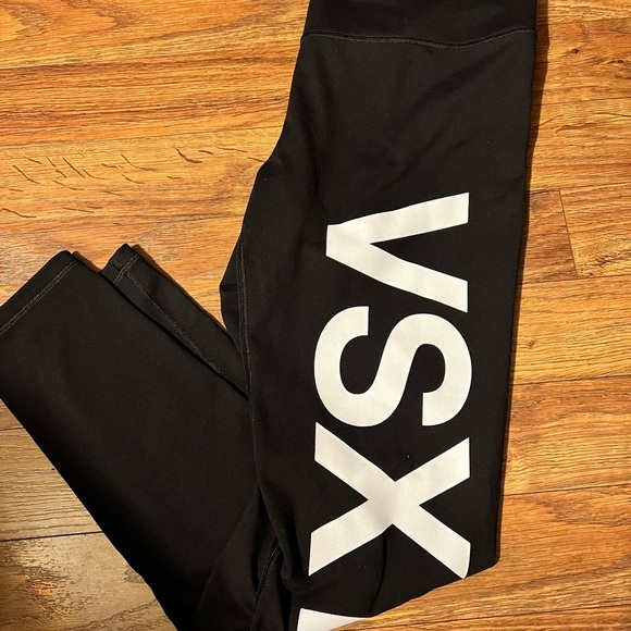 VSX Sport size Large 
Victoria's Secret Sport Knockout leggings / tights - Picture 1 of 7